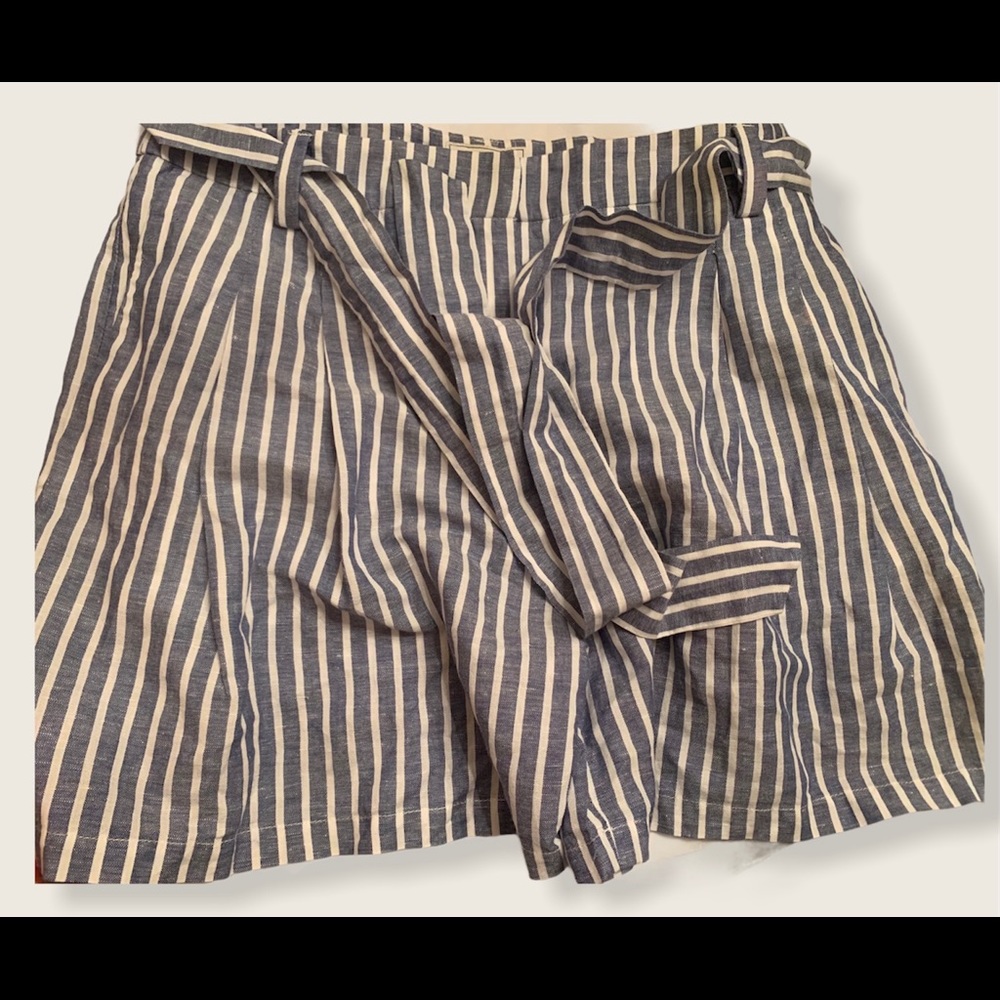 EUC Lexington Clothing Co. paperbag shorts